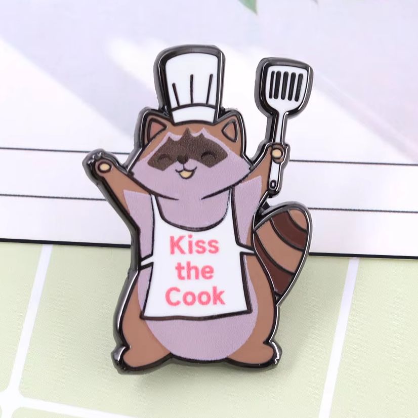 Funny Raccoon Enamel Pin Kiss  - Kitchen Baker ulasan dan harga